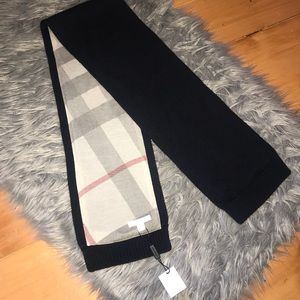 Burberry Check to Solid Scarf -Kids